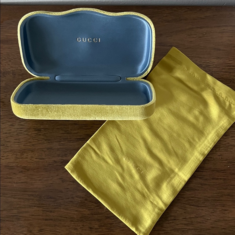 GUCCI Chartreuse Velvet Hardcover Sunglasses Case with Silk Eyewear Pouch